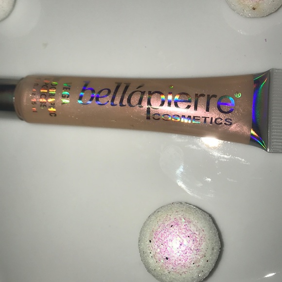 3/$25 Bellapierre Holographic Lipgloss - Vega - Picture 3 of 7